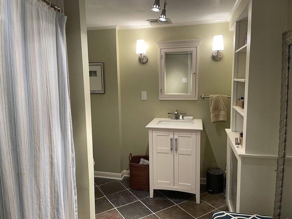 Princeton Garden Party Cottage Minutes from University in Princeton Township, Mercer County