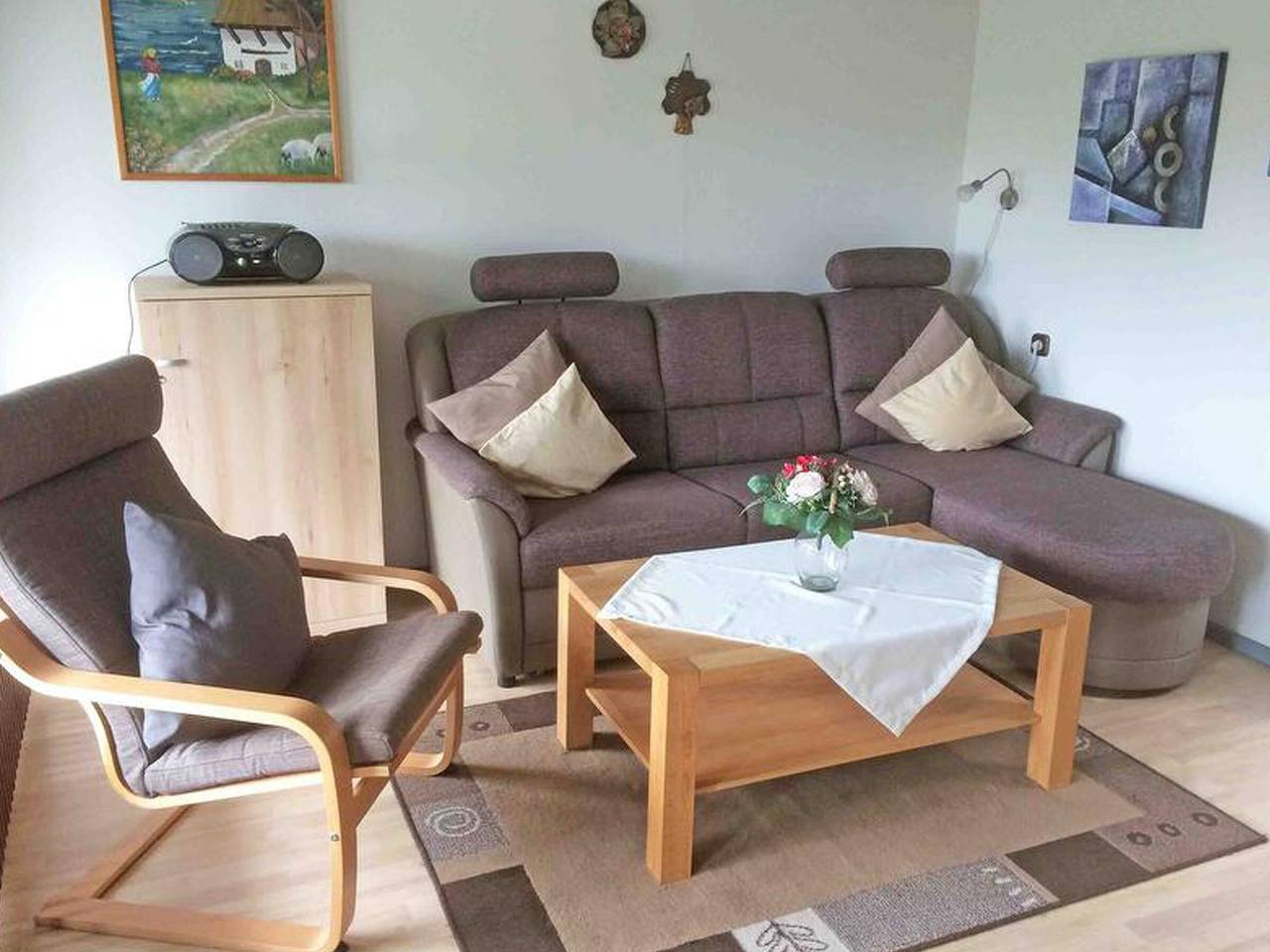 Ferienhaus Hennesee mit Bergblick, Gemeinschaftsterrasse und Wlan in Meschede, Hochsauerlandkreis