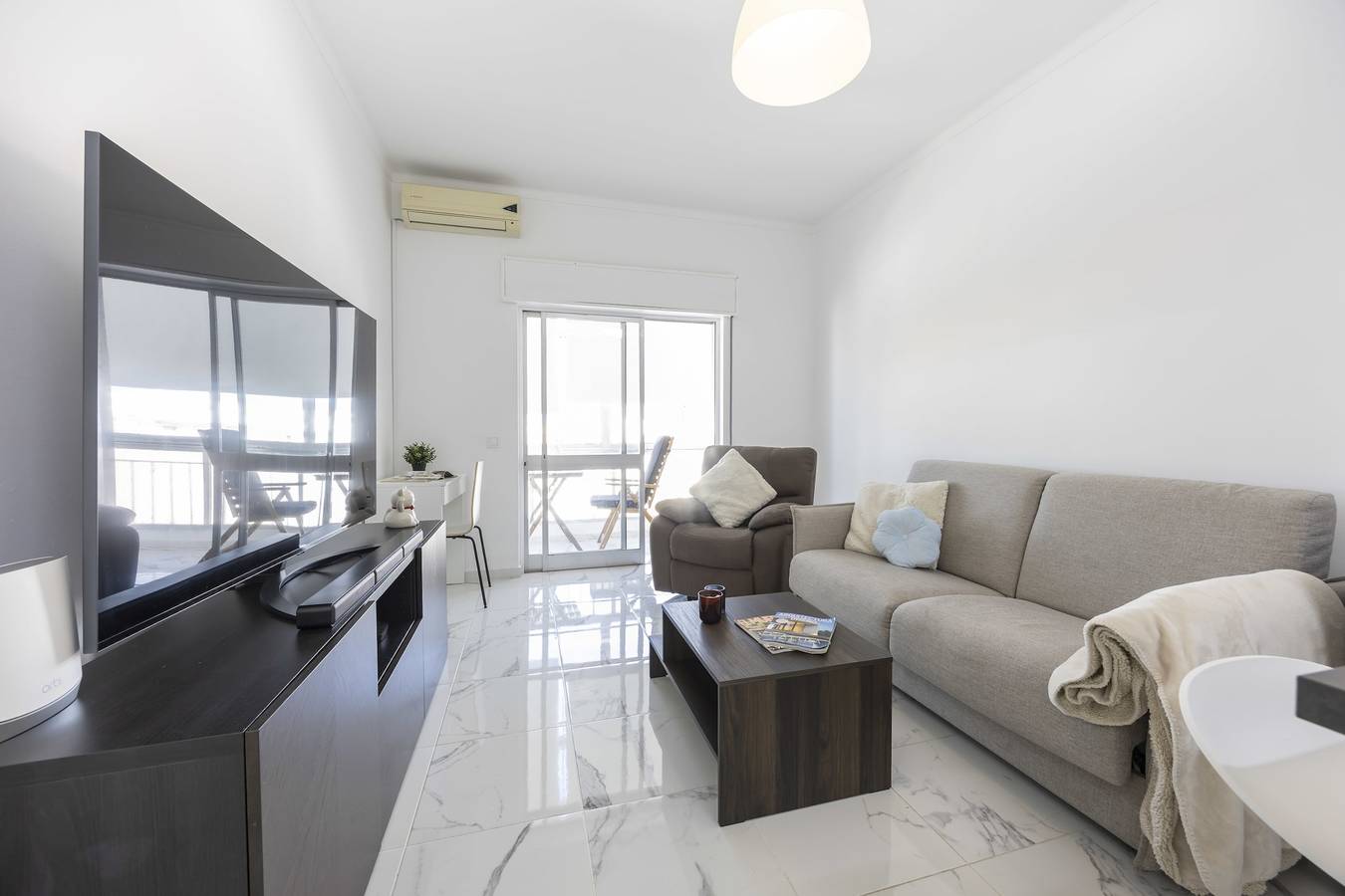 Entire apartment, Nordic Breeze - 1 bedroom apartment just 5 minutes from the beach in Quarteira, Faro District