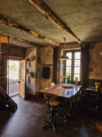 Lodge pour 4 personnes, avec jardin ainsi que vue et sauna, animaux acceptés dans l' Aveyron