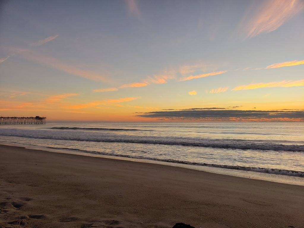 Dog Friendly, Fully Updated Kure Beach Cottage, 2 min. walk to the sand. in Kure Beach, Pleasure Island