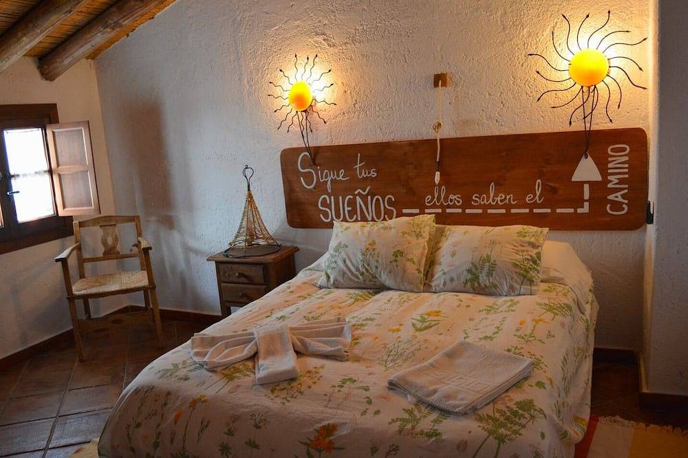 La Carrihuela Amarilla Country House in Algodonales, White Villages