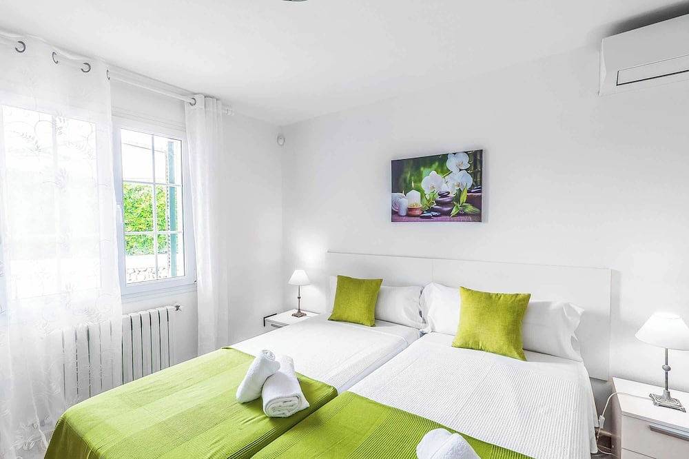 Arena Blanca - Cinq Chambres Villa, Couchages 10 in Punta Prima, Sant Lluís