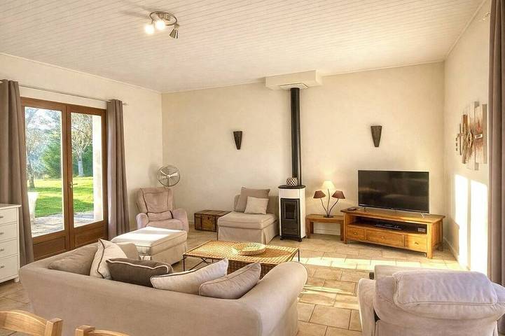 Gîte Nature: Piscine Privée- Clim-Jeux-Chevaux-5hectares -Haras privé in Coutras, Région de Libourne