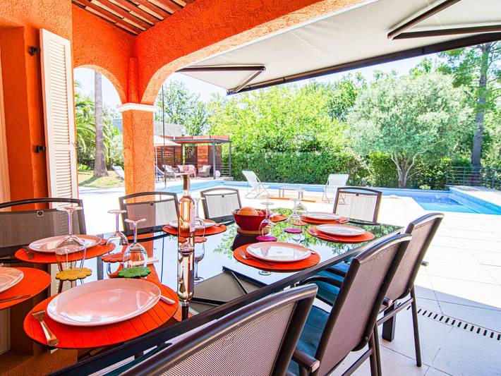 Location de vacances pour 8 personnes, avec terrasse et jardin à Bagnols-en-Forêt - 3