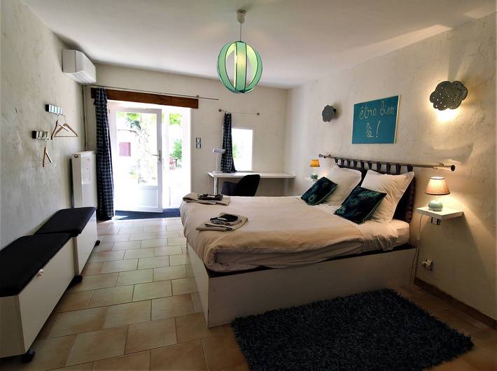 Gîte pour 14 personnes, avec jardin et terrasse dans Rhône - 4