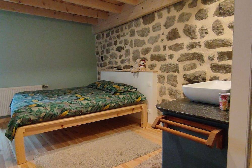 Maison Rénovée Du Xvi Ème Dans Le Parc Régional Des Monts D'ardèche in Saint-Agrève, Parc naturel régional des Monts d'Ardèche