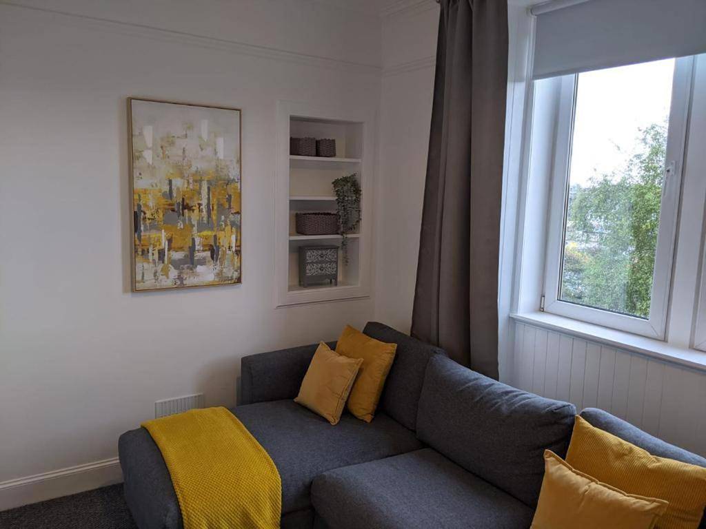 Entire apartment, Glenclova - No 5 Bellyeoman, bright two bedroom apartment in Dunfermline, Fife region
