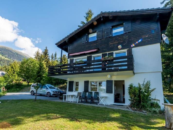 Ferienwohnung für 4 Personen, mit Terrasse und Garten sowie Ausblick in Fiesch
