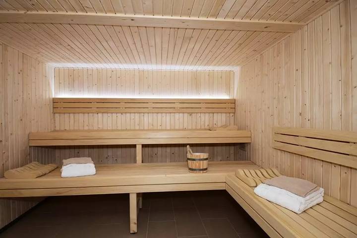 Gîte pour 2 personnes, avec sauna et piscine dans Plage Lydia - 3