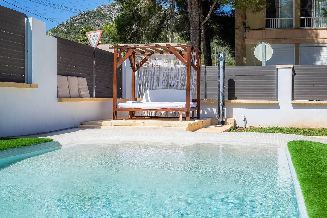 Holiday Home "Sa Gola" with Private Swimming Pool, Terrace & Mountain View & Wi-Fi in Canyamel, Capdepera