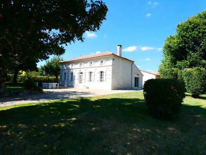 Location de vacances pour 10 personnes, avec piscine et jardin, animaux acceptés à Saint-Fort-sur-Gironde - 4