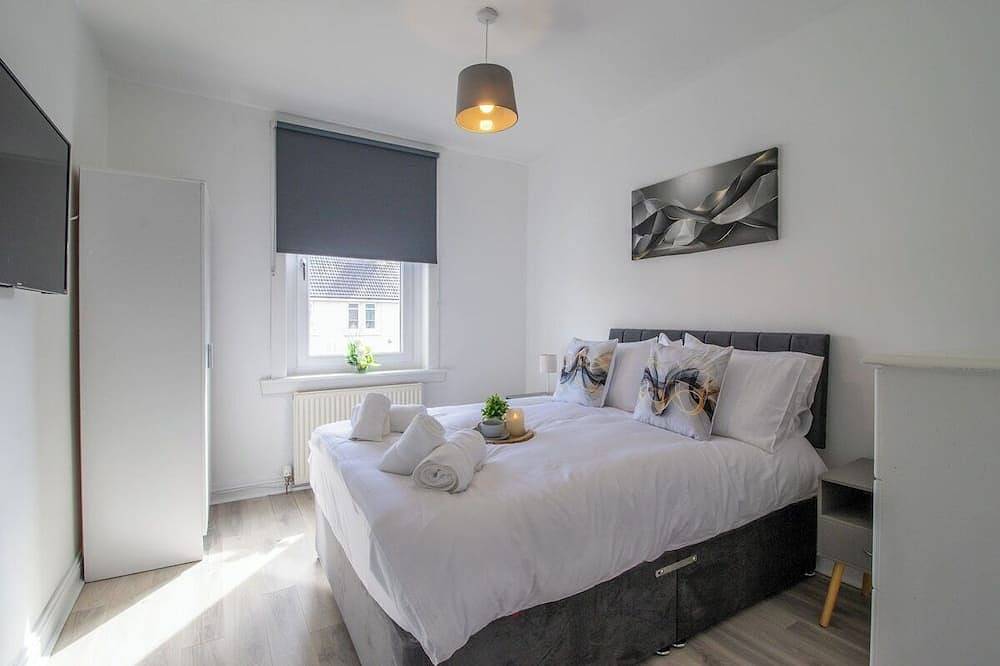 Ganze Wohnung, Chapelhall 4 Bedroom Flat with Parking for 4 Cars in Nord Lanarkshire