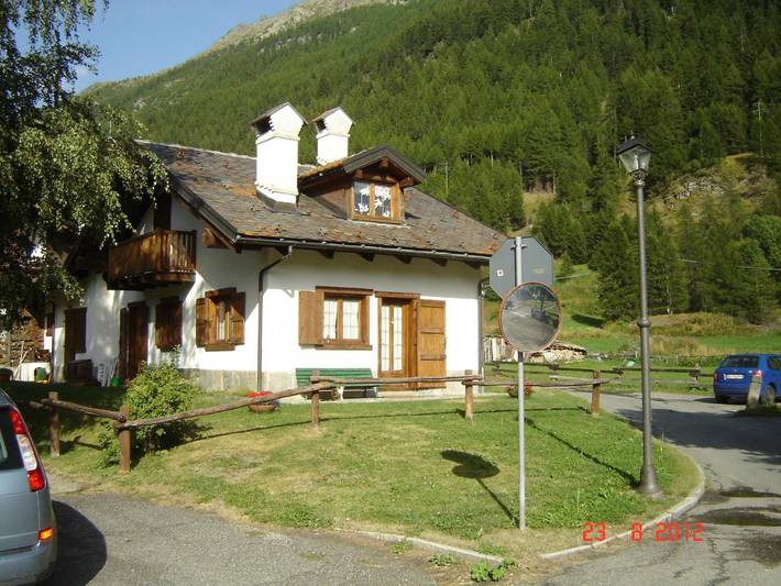Gîte pour 3 personnes, avec terrasse ainsi que jardin et vue à La Thuile - 2