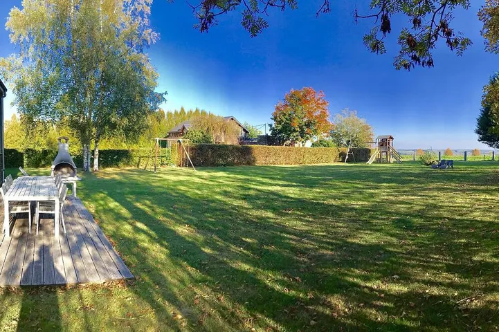 Chalet pour 4 personnes, avec terrasse et jardin - 1