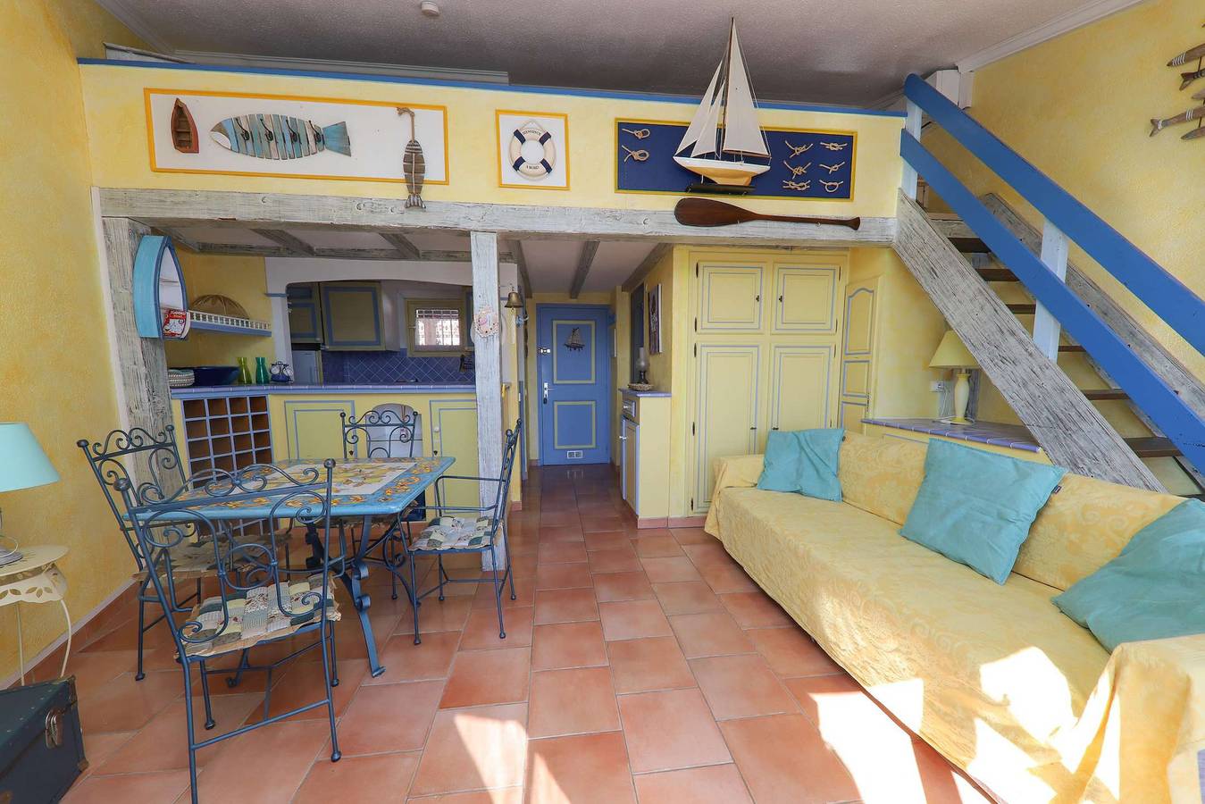 Apartamento vacacional entero, A pleasant, air-conditioned studio with Wi-Fi in the heart of Port Grimaud Sud, in Port Grimaud, Grimaud