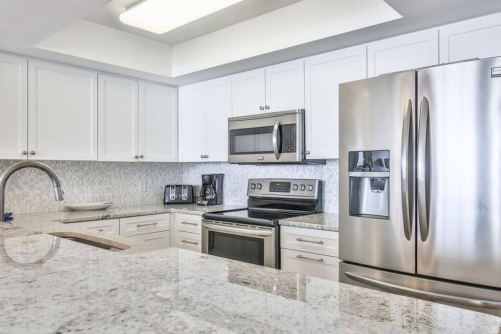 Ganze Wohnung, Charleston Coast Urlaub 'Sea Folly' ~ ~ direkt am Meer ~ ~ tolle Aussicht ~~ Wifi, Pools, Aufzüge in Folly Beach, Charleston County