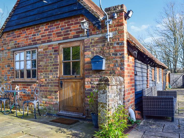 Cottage for 2 people, with garden, with pets in Buckinghamshire