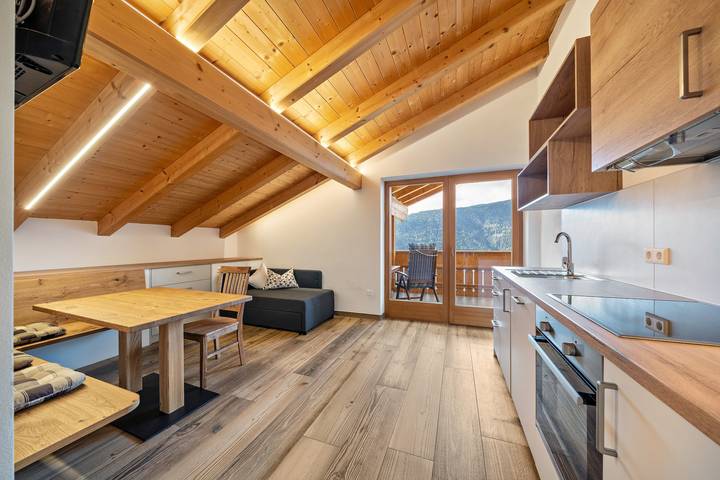 Entire apartment, Apartment 'Matscherhof Helena' with Mountain View, Shared Garden and balcony in Ulten, Ortler Alps
