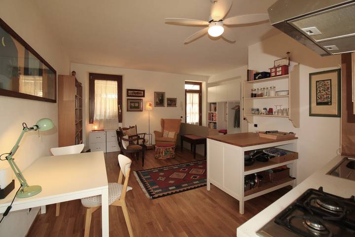 Ganze Wohnung, Ferienwohnung 'Bella' mit Bergblick und Wi-Fi in Polpenazze del Garda, Gardasee-Berge