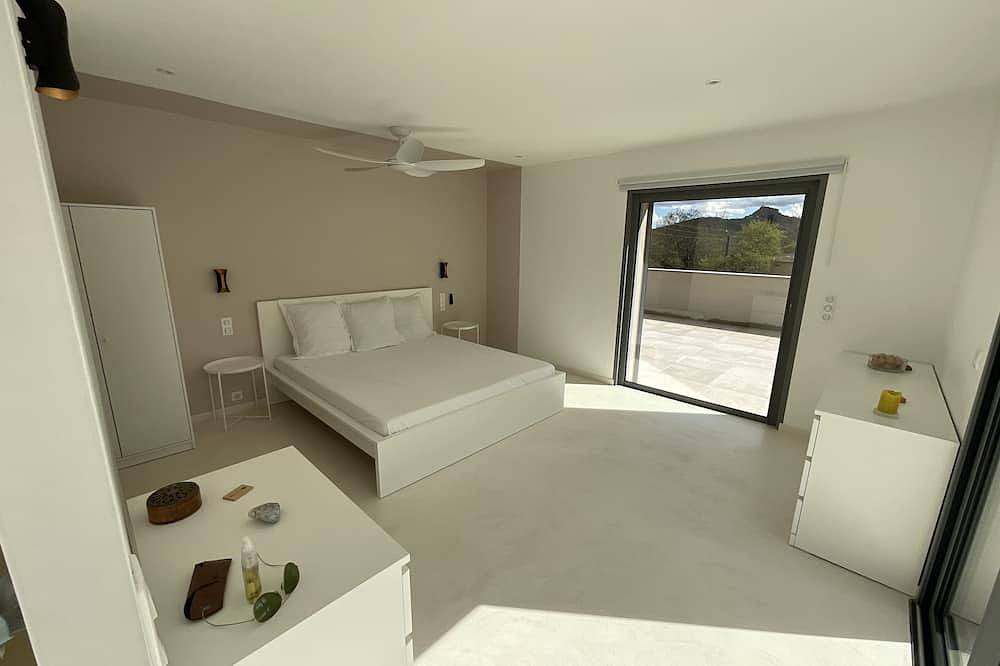 Villa Contemporaine Avec Piscine . Le 210 in Saint-Alban-Auriolles, Ardèche