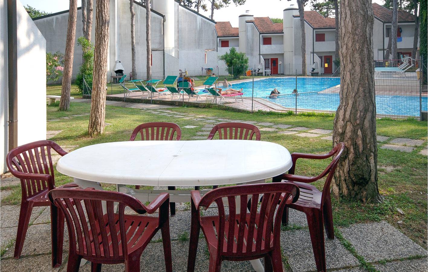 Flucht am Wasser: Erstaunliches Hausboot mit Pool und Parkplatz in Lignano Sabbiadoro, Udine Provinz