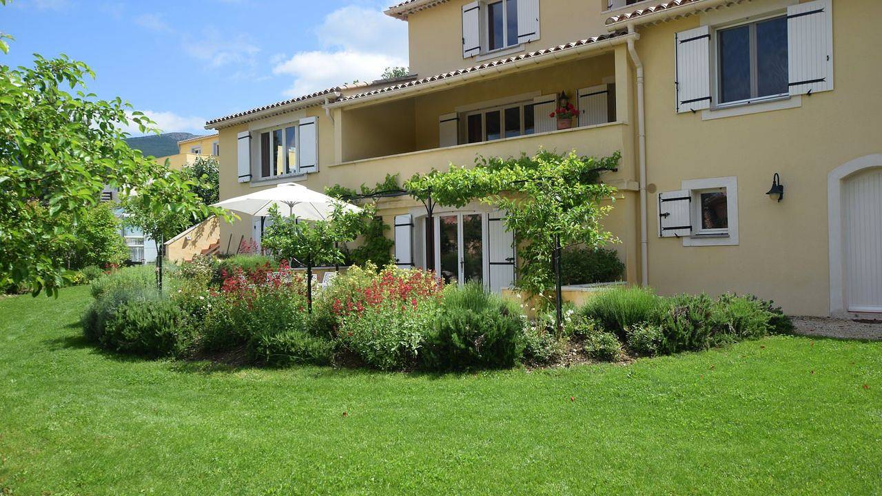 Entire holiday apartment, Ferienwohnung für 2 Personen (56 m²) in Montbrun Les Bains in Montbrun-les-Bains, Nyons region