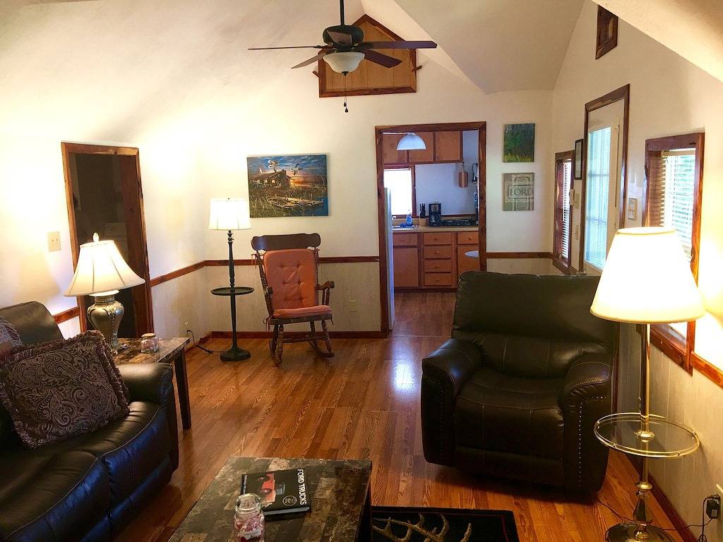 Cabin # 2, Kentucky Lake, Bassfischen, Camden, Tn, (Nashville 1, Memphis 1. 5) in Kentucky Lake