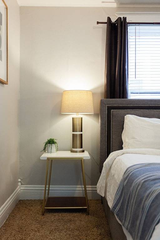 Ganze Wohnung, Westport Hideaway 15 in Kansas City, Missouri