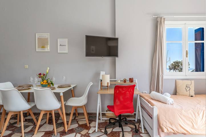 Ganze Wohnung, Ferienwohnung "Stenies' Nook Family Home" mit Meerblick, Gemeinschaftsgarten & Wlan in Andros