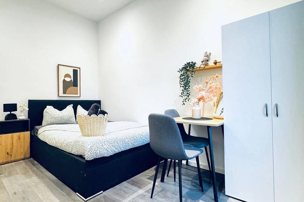 Ganze Wohnung, Practical Studio Stay with Kitchen, Laundry & Great Location in Klosterneuburg, Wienerwald