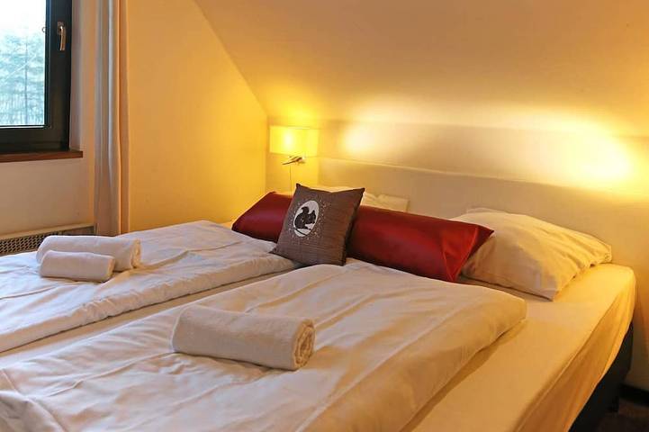 Ferienwohnung für 2 Personen, mit Balkon/Terrasse und Terrasse sowie Garten und Pool in Nossentiner Hütte - 2