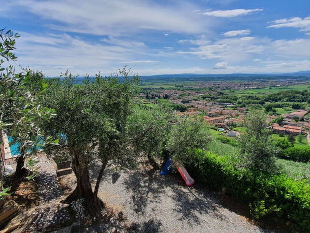 Feriehus for 6 personer med hage in Buti, Provinsen Pisa