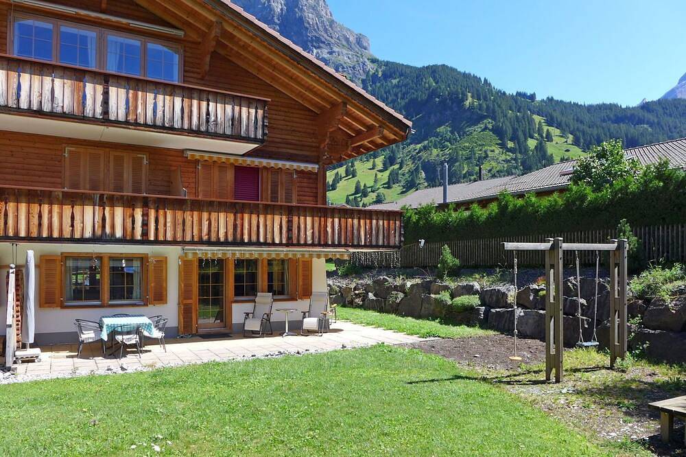 Geheel appartement, Mooi appartement voor 6 personen met Wifi, Tv, terras, panorama en parking in Kandersteg, Frutigen - Lenk - Adelboden