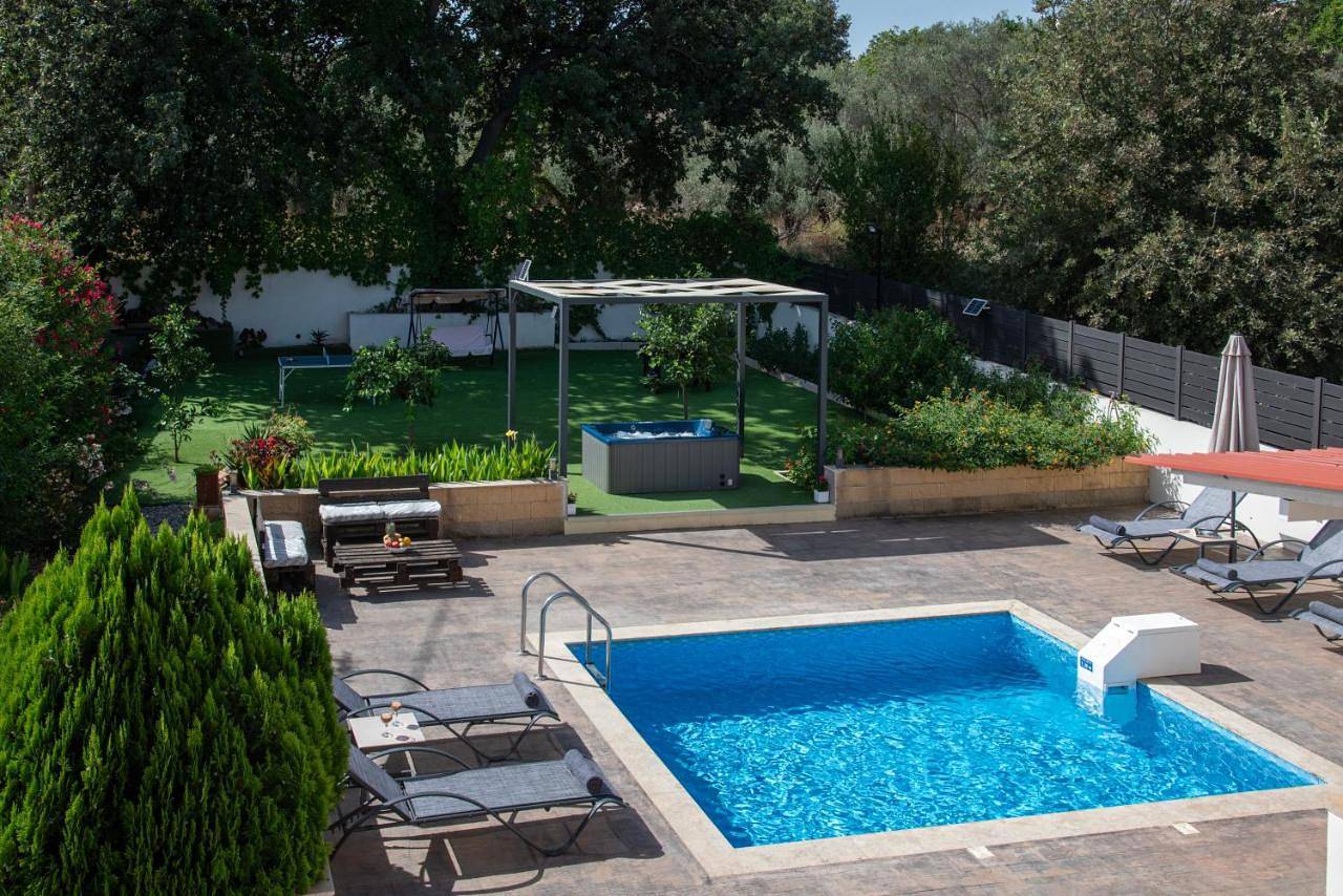 Villa Alex with private pool and jacuzzi in Atsipopoulo, Nikiforos Fokas