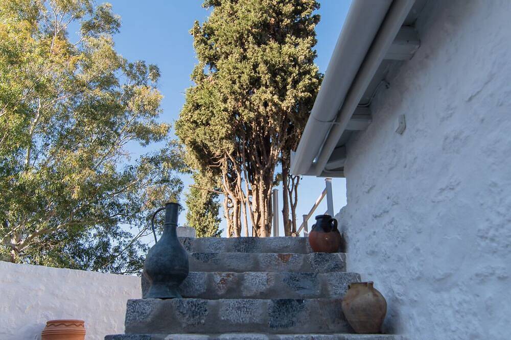 Hydra Homesteads - Luxury meets tranquility in Hydra