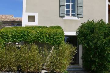 Gîte pour 4 personnes, avec piscine ainsi que terrasse et jardin à Vinsobres
