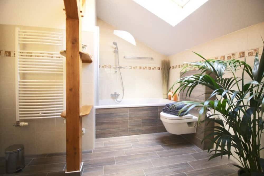 Ganze Wohnung, Exquisite Ferienwohnungen an der Ostsee Ferienwohnung in Bartelshagen II, Saal