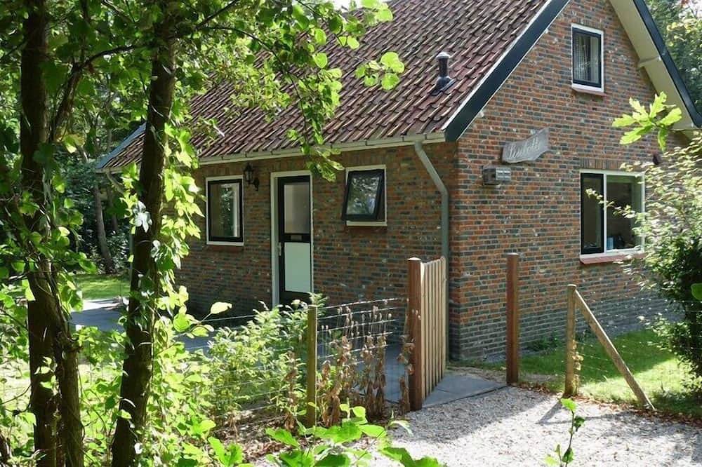 Acacialaan 19 uw gezins vakantiehuis met ruime tuin in Burgh-Haamstede, Zeeuwse Kust