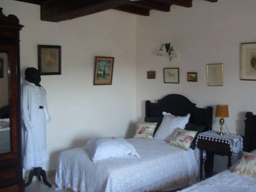 Chambres d'hôtes Le Vieroz Blanc - Chambre bleue in La Chapelle-de-Surieu, Région de Vienne