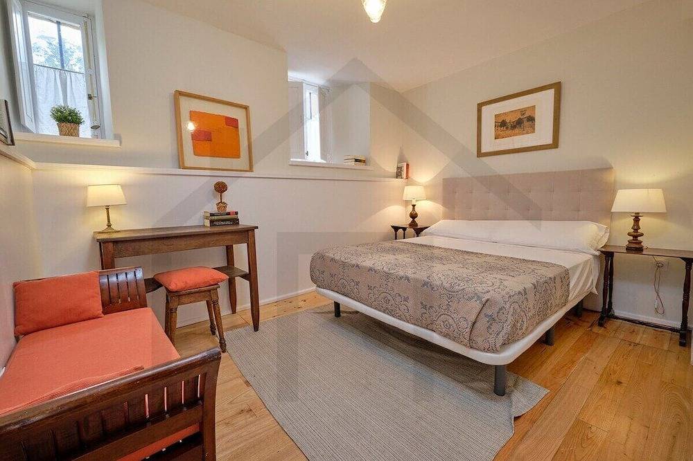 Entire apartment, Casona del Sol El Retorno I in Lastres, Colunga