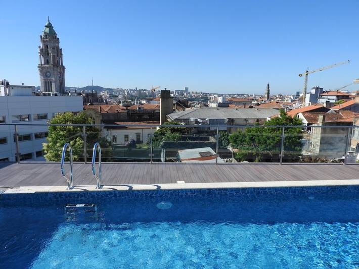 Apartamento estúdio para 4 pessoas, com terraço e piscina no Porto