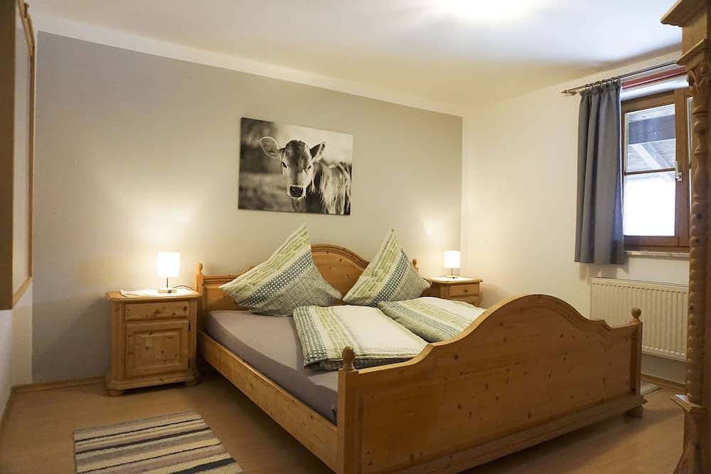 Ganze Wohnung, Ferienwohnung Farrenpoint, 2 sep. Schlafzimmer, Eg mit Terrasse, 60 qm in Bad Feilnbach, Bayerische Alpen