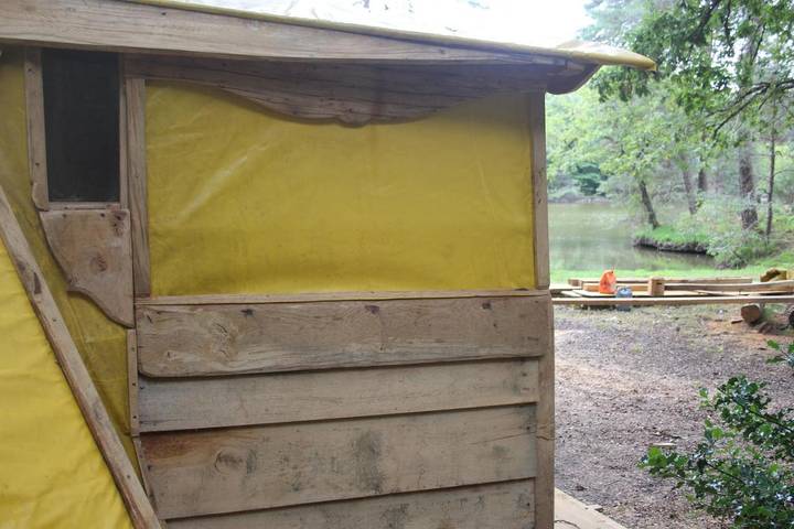 Tente pour 6 personnes, avec terrasse, animaux acceptés en Corrèze - 2