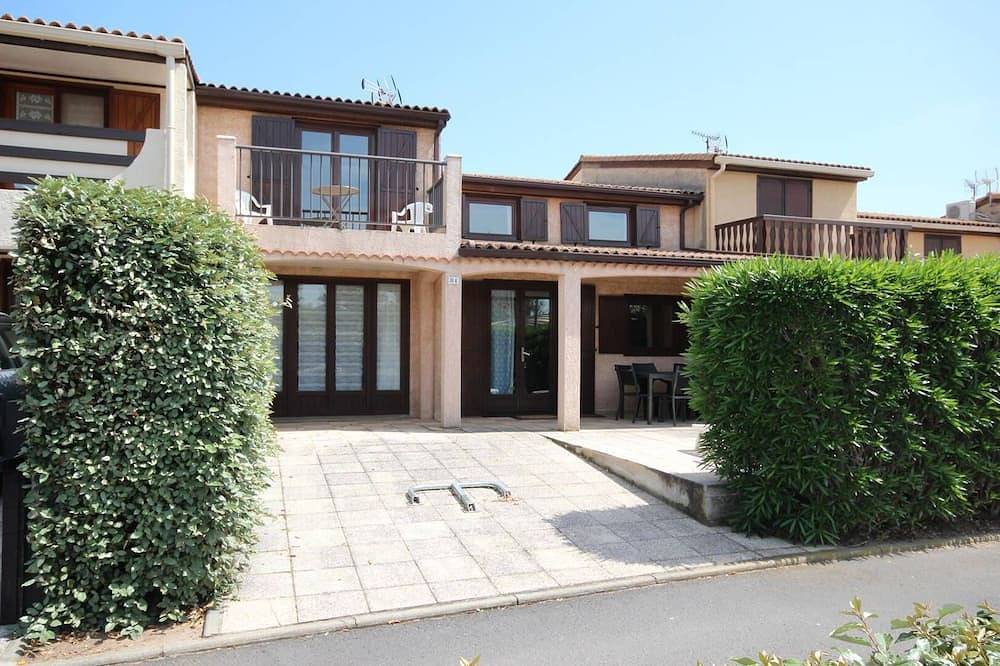 Villa with 4 Bedrooms, for 9 people, wifi, only at 400m from the beach of Portiragnes plage in Portiragnes Plage, Portiragnes