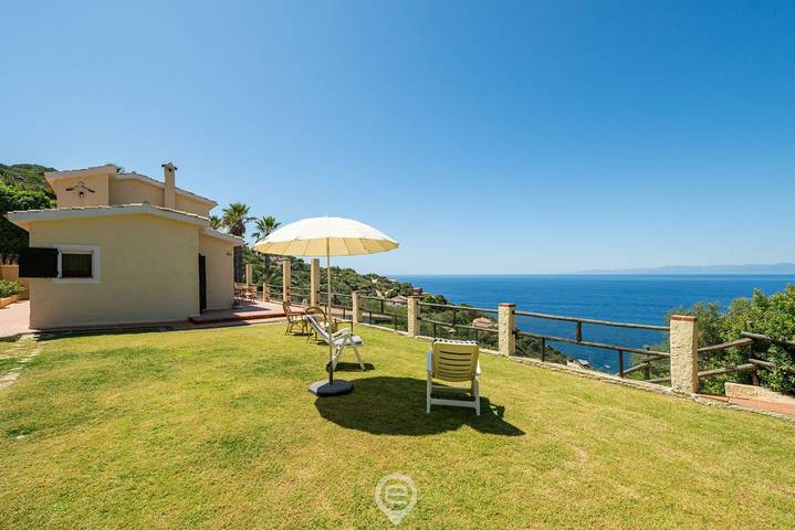 Villa per 4 persone, con giardino e vista oceano in Torre delle Stelle