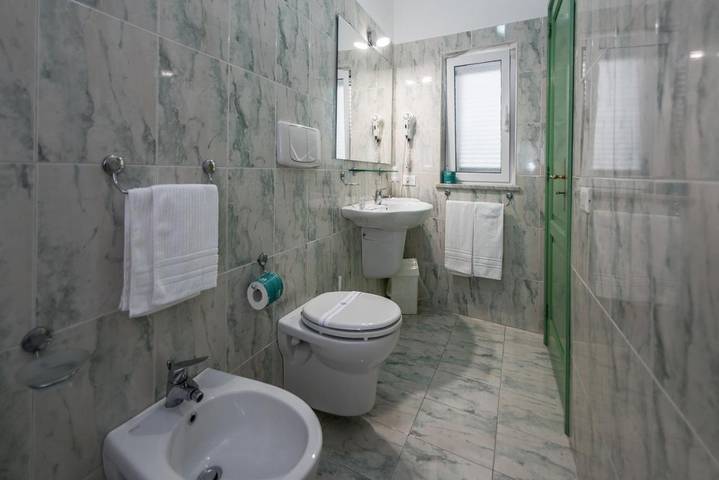 Maison d’hôte pour 4 personnes, avec vue et sauna ainsi que piscine et jardin dans Ischia - 2