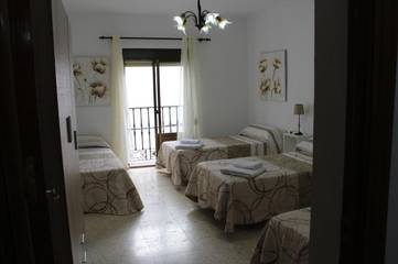 Gîte pour 12 personnes, avec vue et terrasse, animaux acceptés à Segura de León