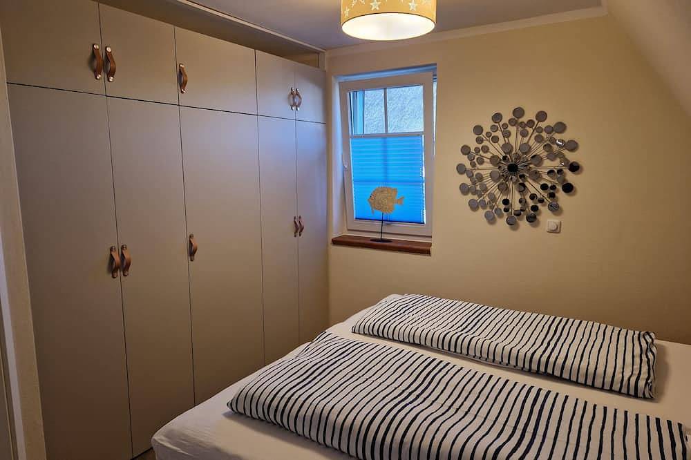 Haus Sonnenstern, Reetdachhaus, Wlan, zentral, Strandkorb, Außenjalousien, Kamin in Zingst, Fischland - Darß - Zingst