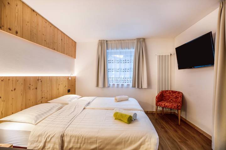 Chalet "Osmar Suite 1" with Mountain View, Balcony & Wi-Fi in Campitello di Fassa, Dolomiti Superski